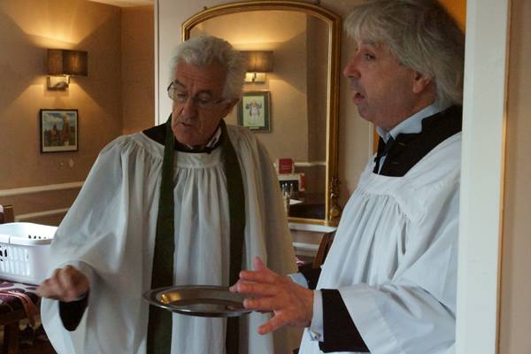 10628049_693559630693132_1980777289612990667_n